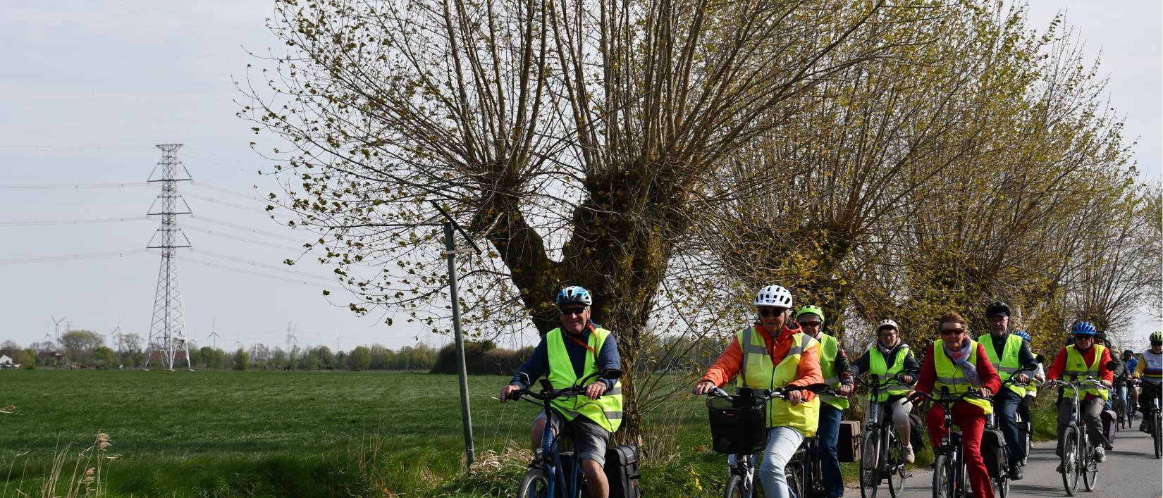 fietstochten langs veelal landelijke wegen 