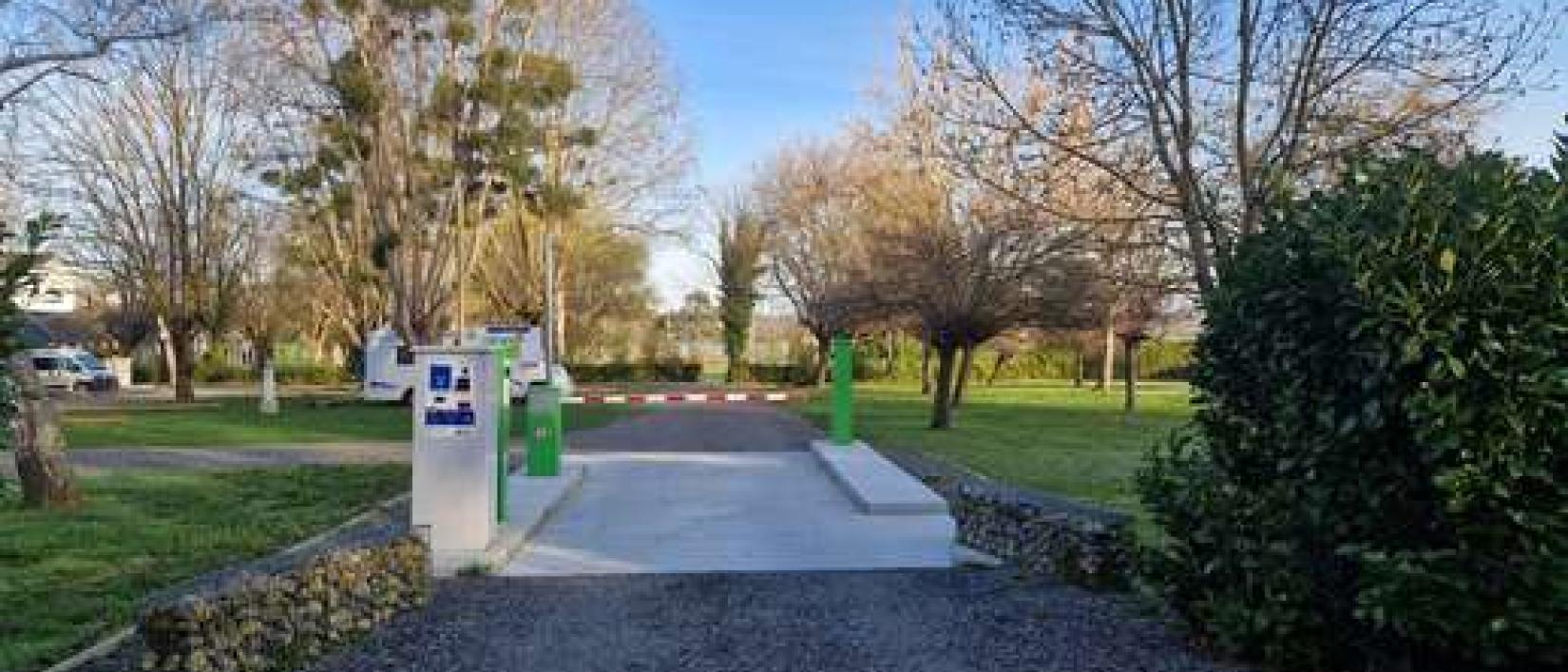 Hoofdfoto Aire Camping-Car park Labarthe-Rivière