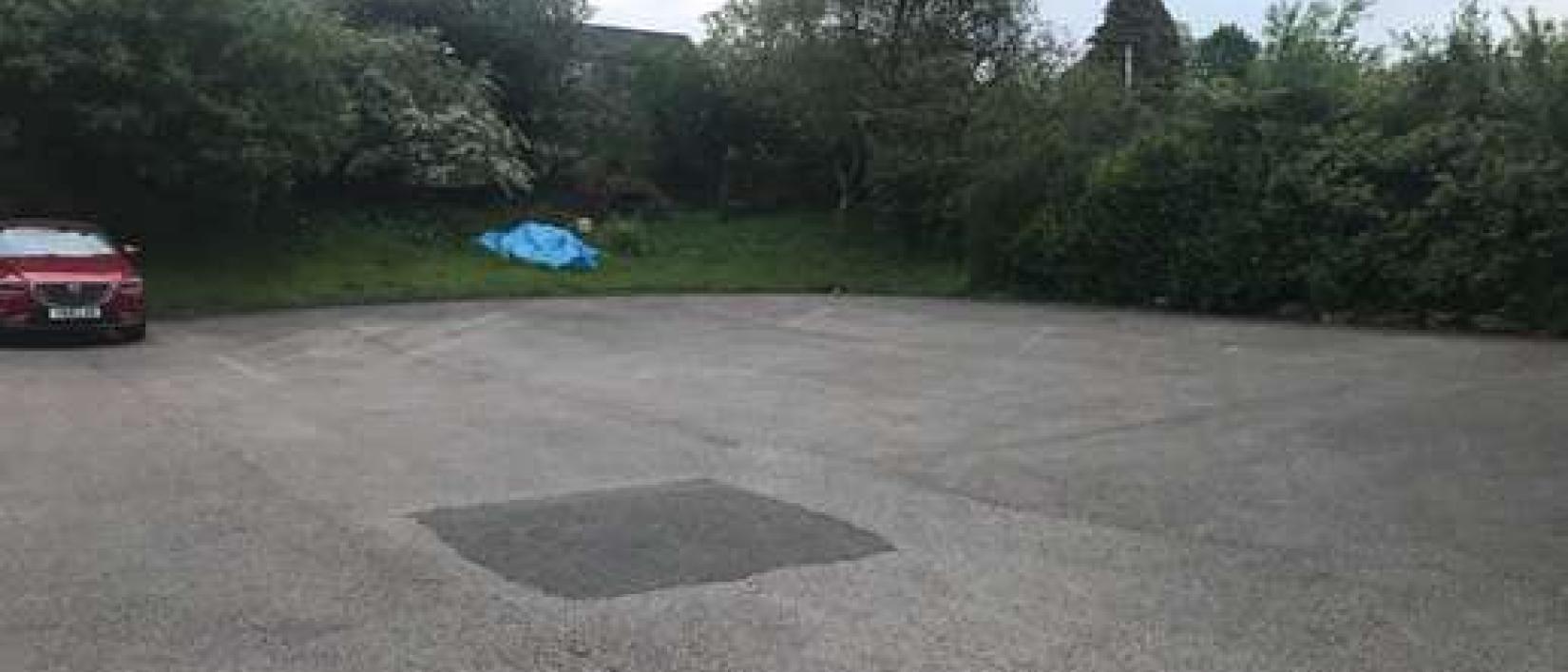 Hoofdfoto The Sun Inn,  please note slope entrance to car park and advisable to have chocks with them.