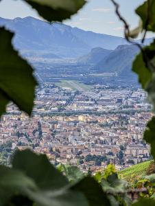 Uitzicht op Bolzano vanop de boerderij