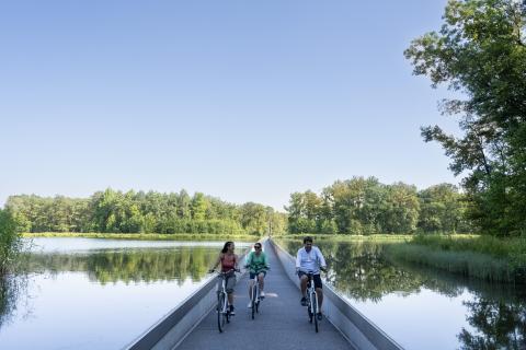 fietsen door het water