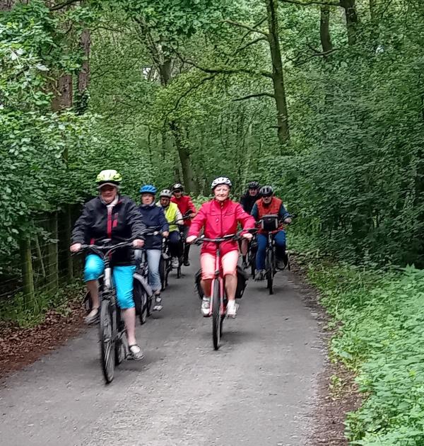 fietstochten langs veelal landelijke wegen 