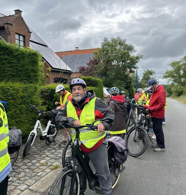 Pasar Liedekerke op fietstocht.