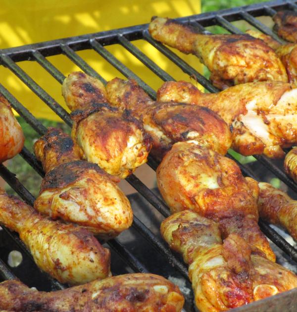 Kippenpillons op de grill.