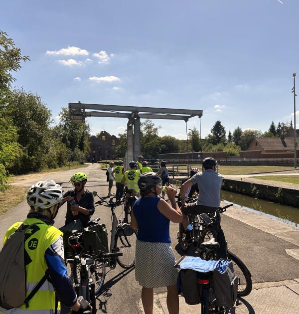 Pasar Liedekerke op fietstocht.