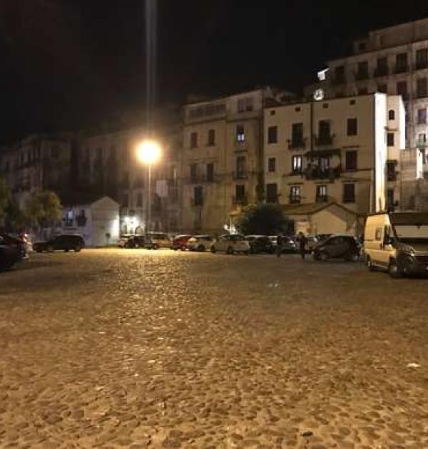 Hoofdfoto Piazza vittime civili di guerra, Lungocrati