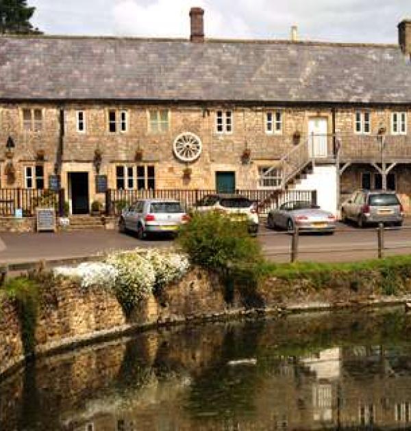 Hoofdfoto West Cranmore/ Strode Arms Pub