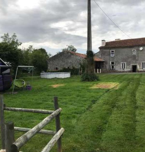 Hoofdfoto Fortified french retreat with camping