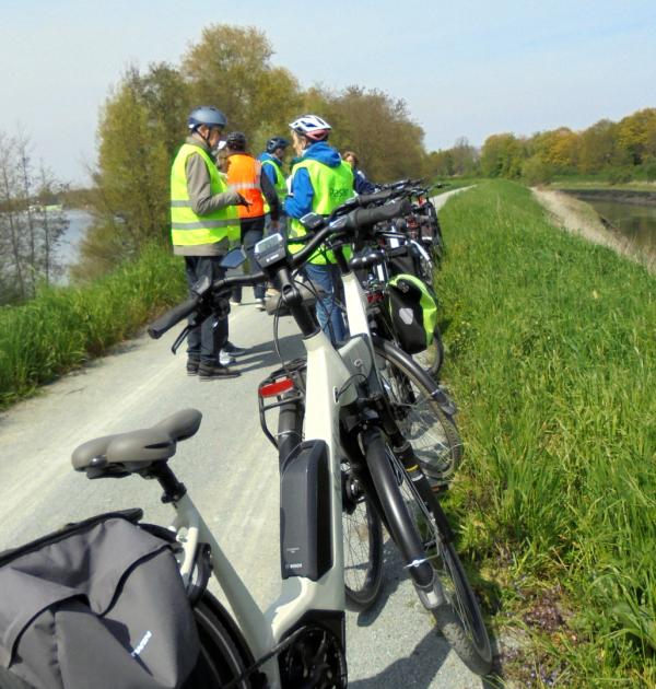 Korte pauze op de Zennedaijk langs de Eleghemvijver