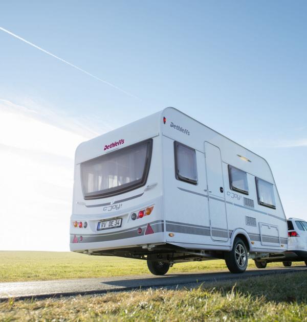 Wat is een juiste kogeldruk voor het trekken van mijn caravan?